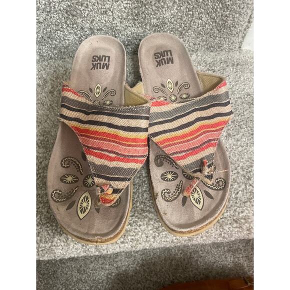 Muk Luks Canvas Striped Thong Wedge Sandal, sz 39 - Picture 1 of 6
